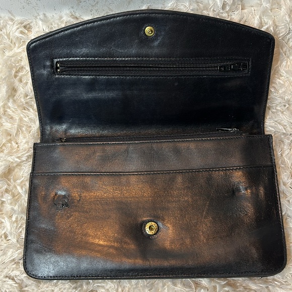 CHANEL Vintage Lambskin CLUTCH - Picture 5 of 11